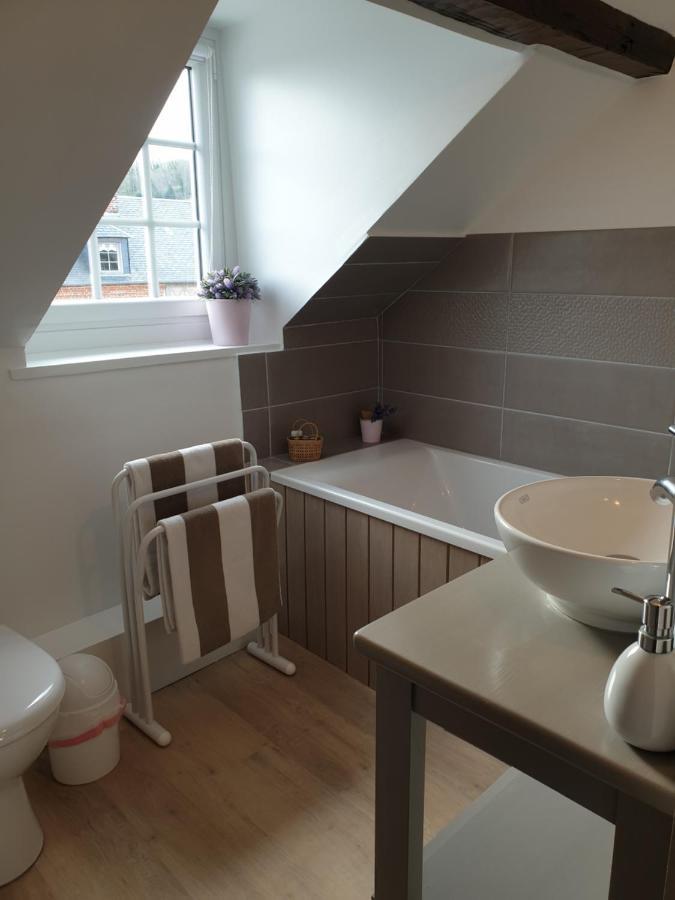 D'Anciennes "Chambres De Bonnes" Honfleur Ngoại thất bức ảnh
